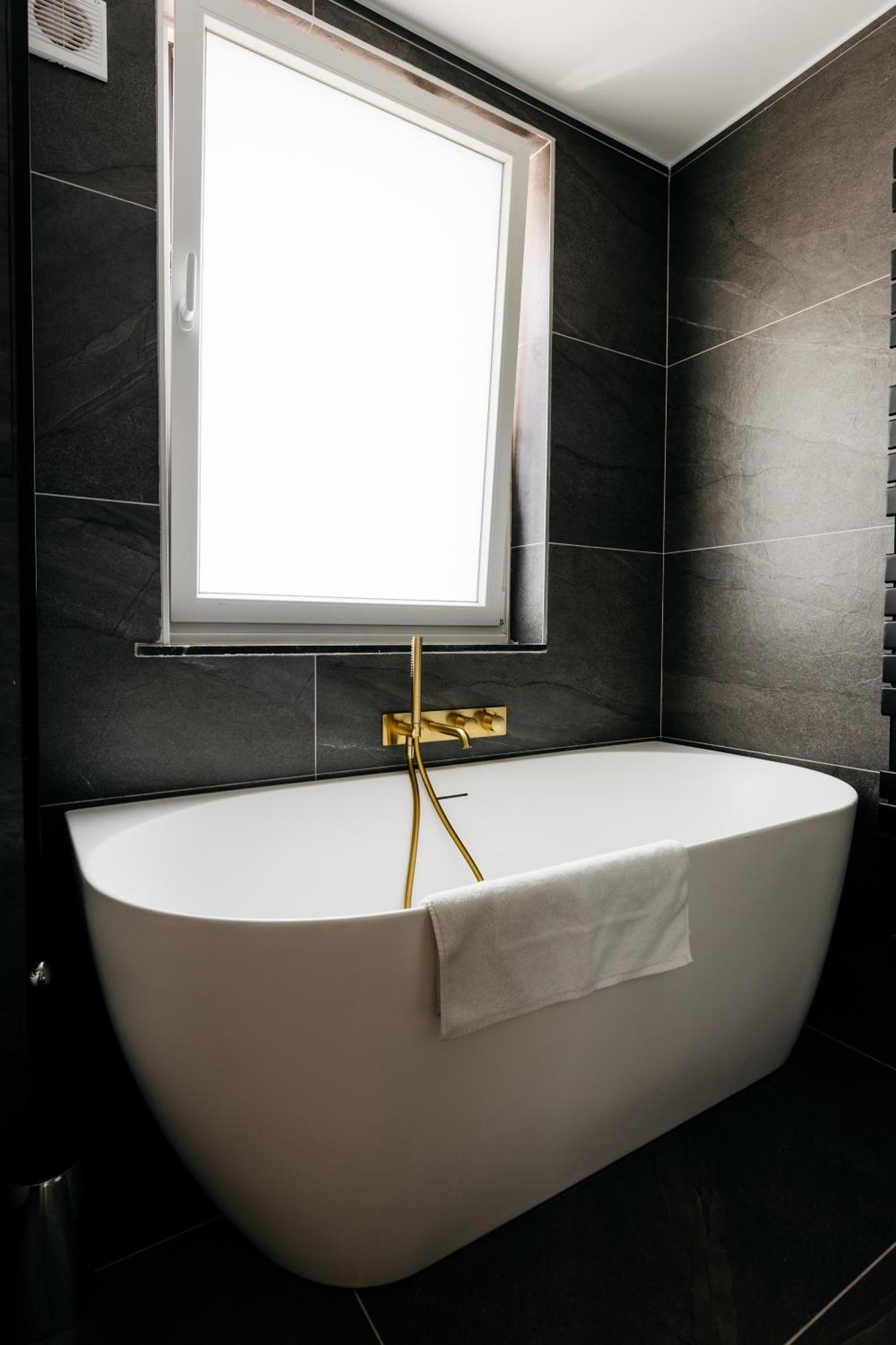 The Edgewater Suites - Skyline Namur Extérieur photo